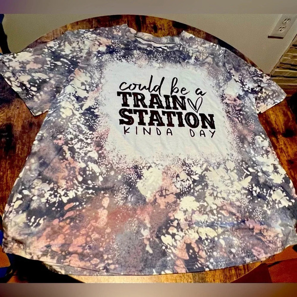 EMERY ROSE : ladies Yellowstone themed t-shirt. Size: 1XL - Picture 1 of 10